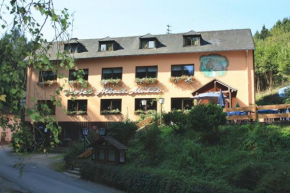 Waldhotel Albachmühle mit Albacher Stuben